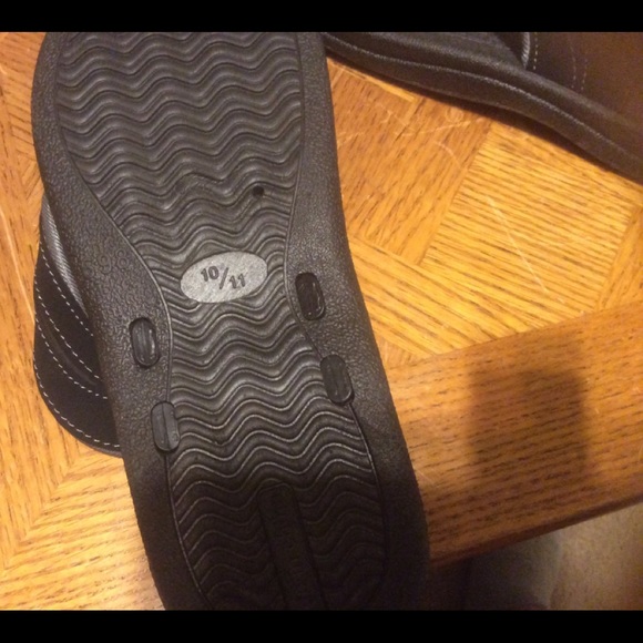 Men’s size 10/12 black flip flops - Picture 3 of 6